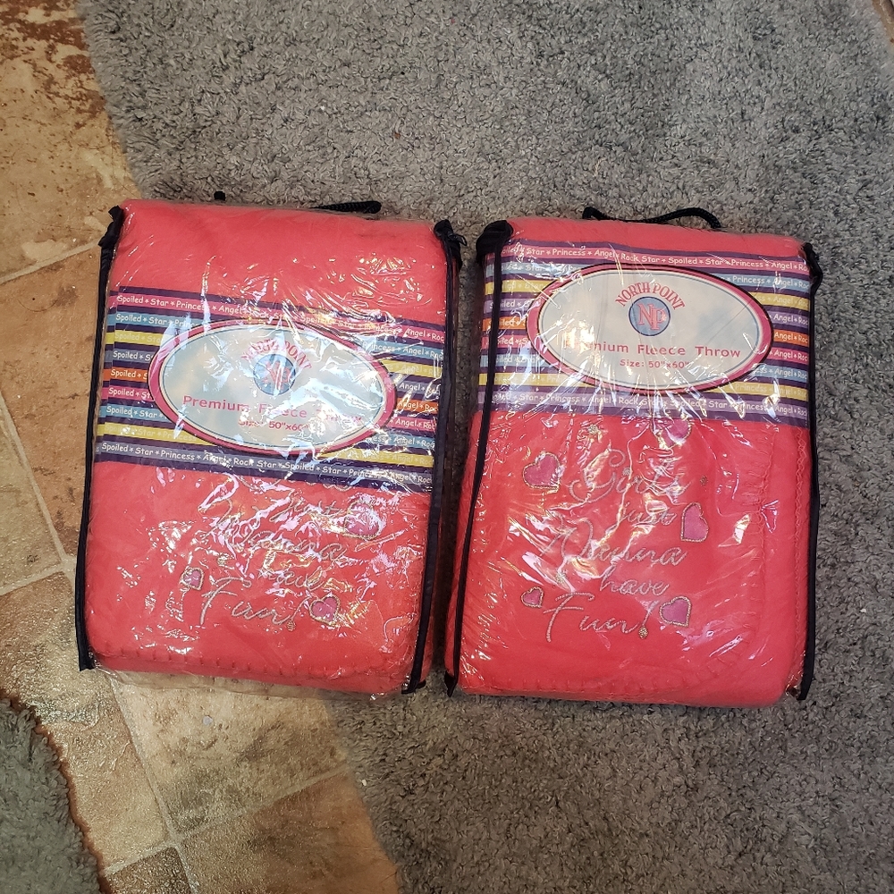 Fleece Throw Duo